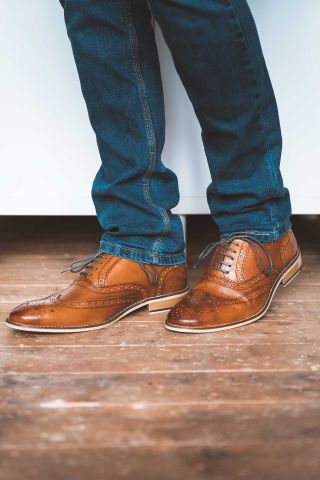 Roamers tan leather gibson brogue shoe 